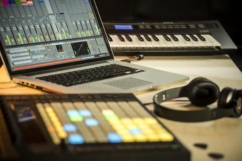 electronic music production software for mac